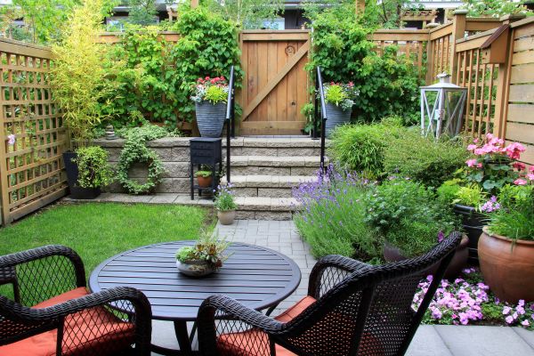 Small Yard Landscaping in Oviedo